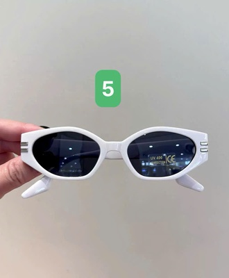 Kính râm mắt mèo cho bé 2403