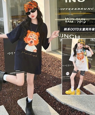 Áo thun cô gái mix legging kẻ 1704