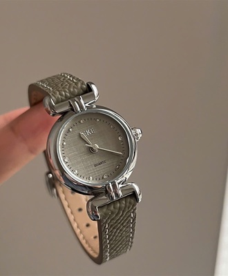 Đồng hồ xinh cho nữ 2206