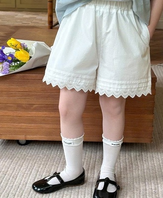 Quần short trắng viền ren ambb 0207