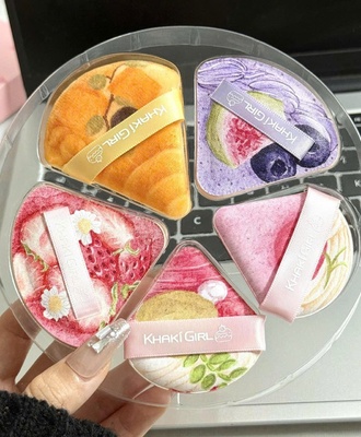 Hộp 5 mút trang điểm 1409