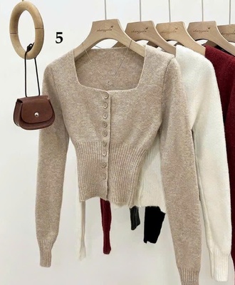 Áo len cổ vuông cho nữ 0110