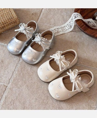 Giầy búp bê thêu tim 0310